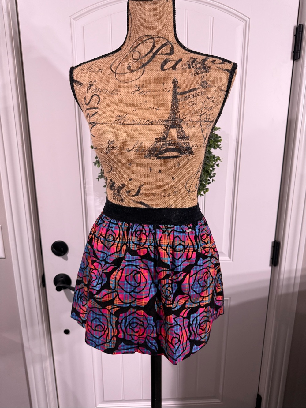 Aeropostale Black-Waist Multicolor Rose Print Mini Skirt